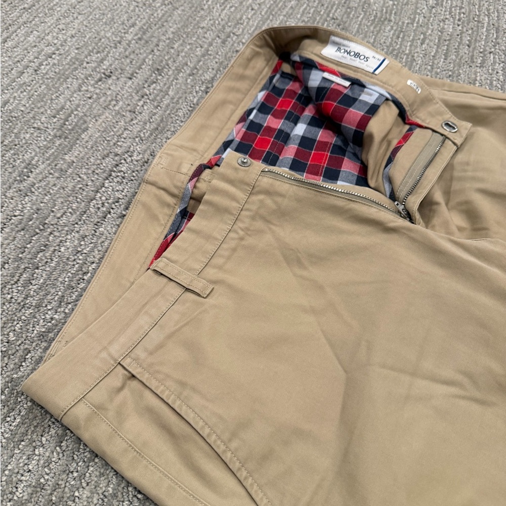 Bonobos Men's khaki straight leg washed Chinos with Plaid Lining 35 x 32”